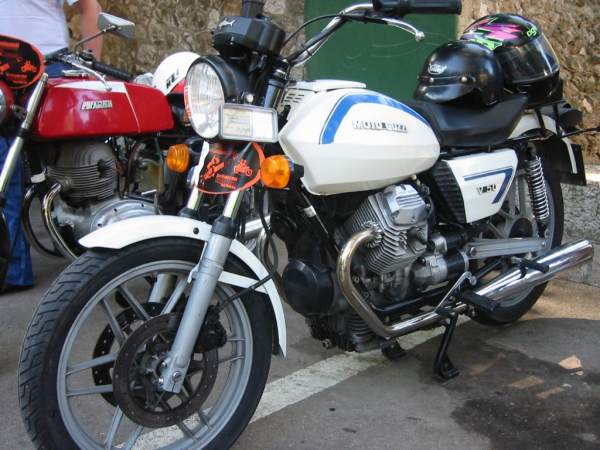 guzzi v50.jpg